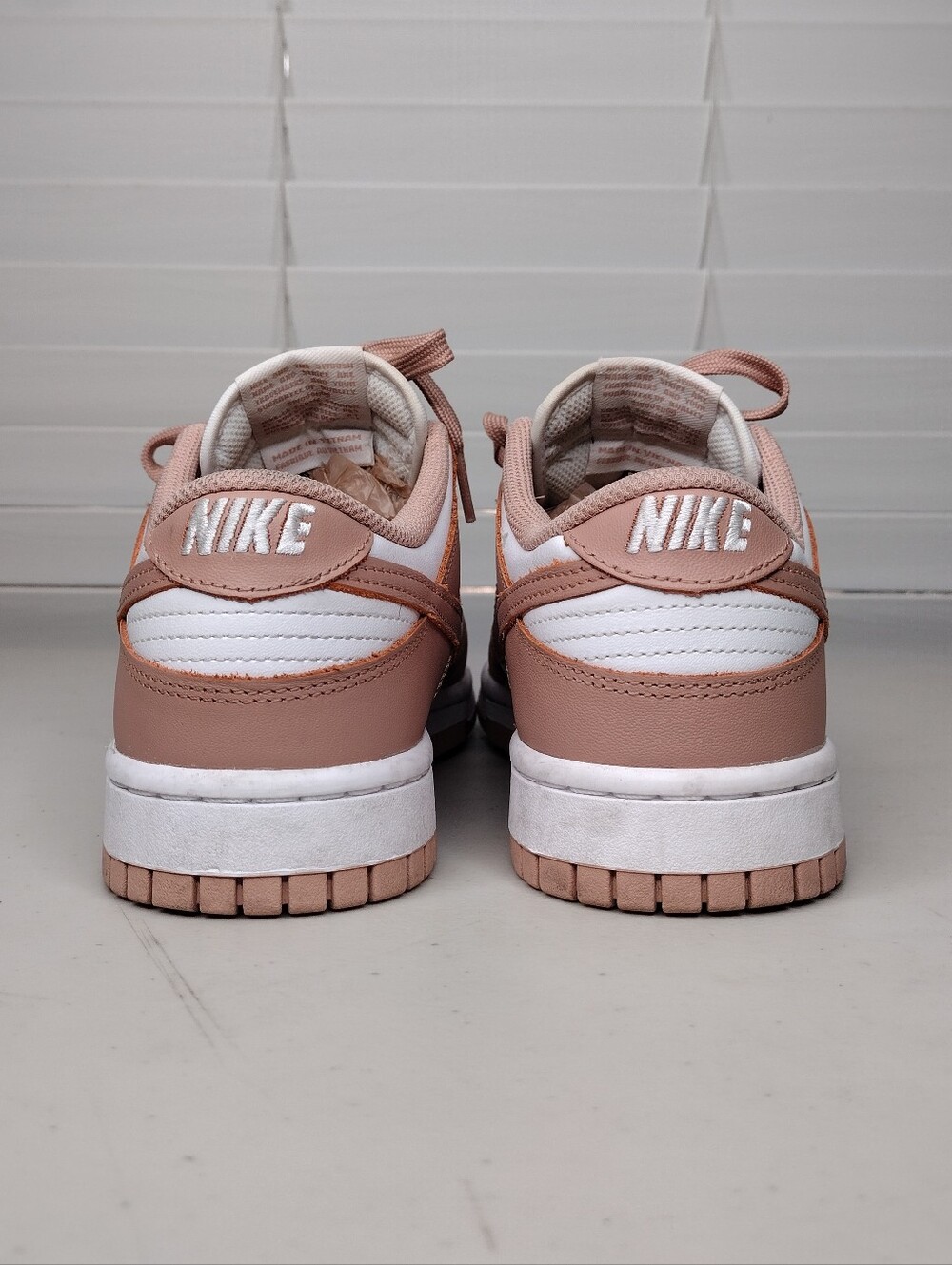 Nike White Dusty Pink Low Top Lace Up Sneakers Sz 8 - Picture 6 of 14